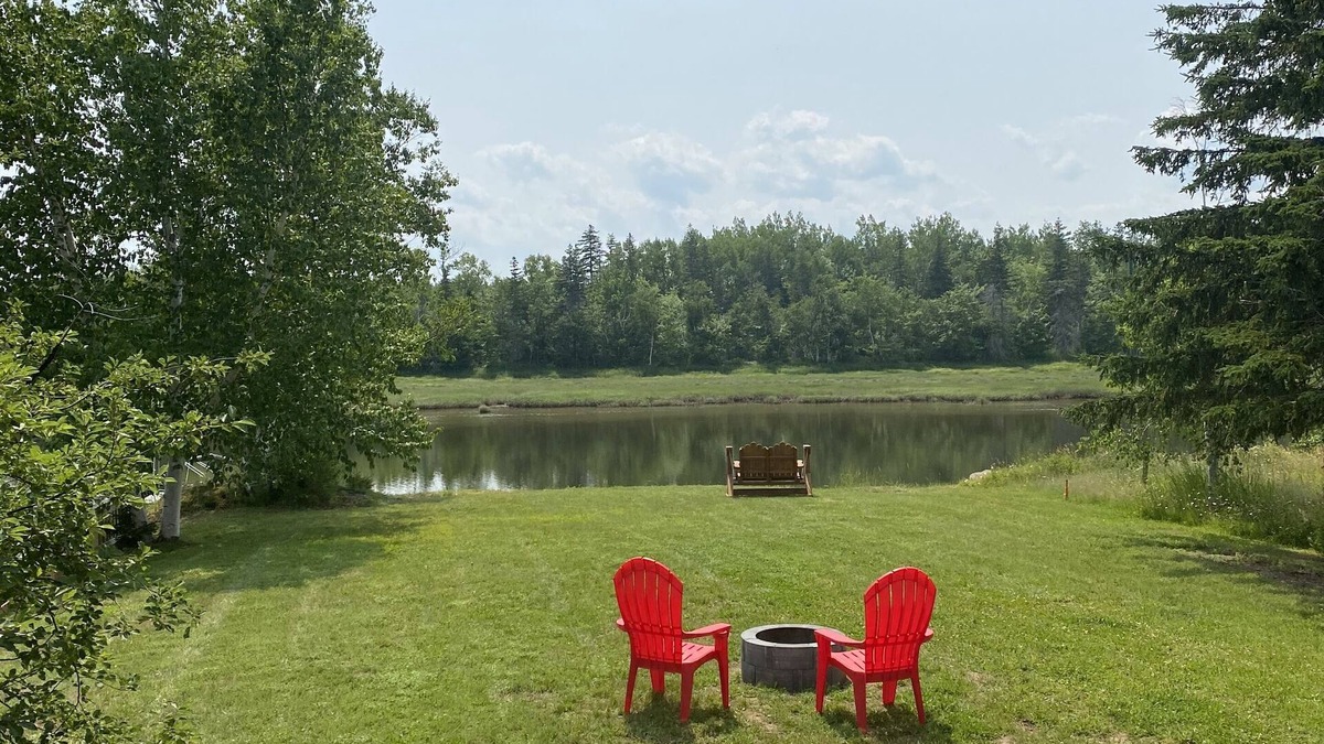 Bertrand Ski Chalet | Newly renovated tiny house on the banks of the Caraquet River