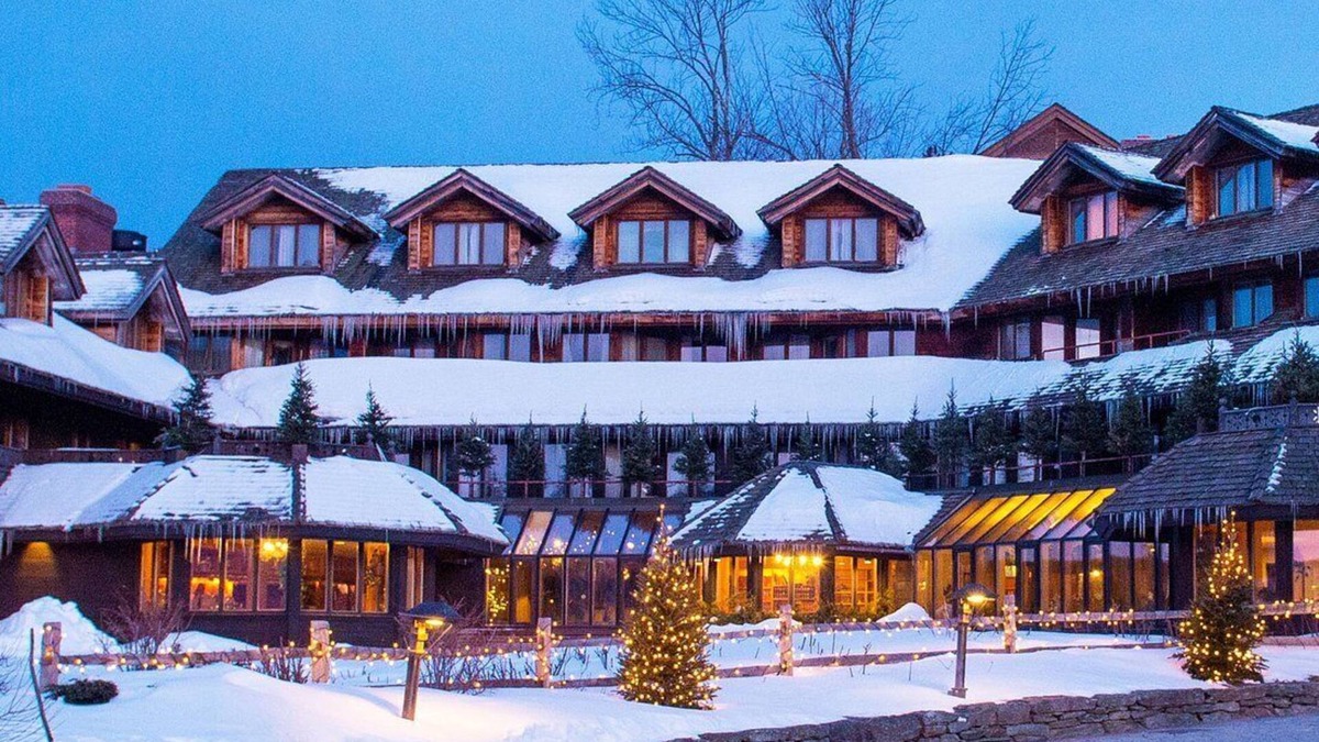 Moscow Cottage | Newly renovated Trapp Family Lodge 2-bedroom Guest House-available Dec 6th-13th
