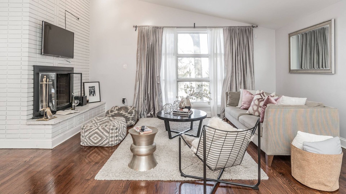 Newtown Square House | Newly Renovated Mid-Century Home