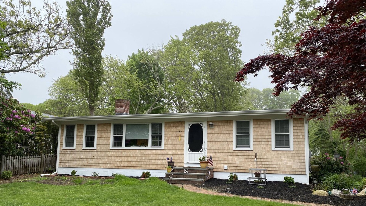 Silver Beach Cottage | Newly renovated 3-bedroom North Falmouth cottage sleeps 8