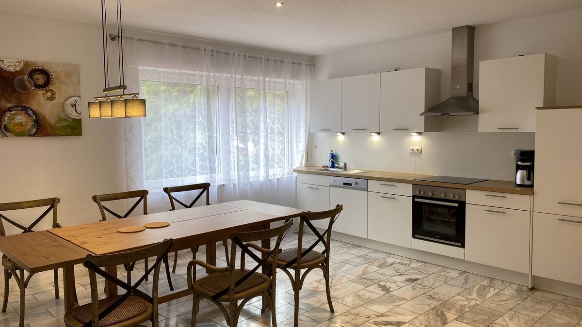 Wildeshausen Apartment | Newly renovated, very spacious 3-room apartment with terrace, garden, parking space