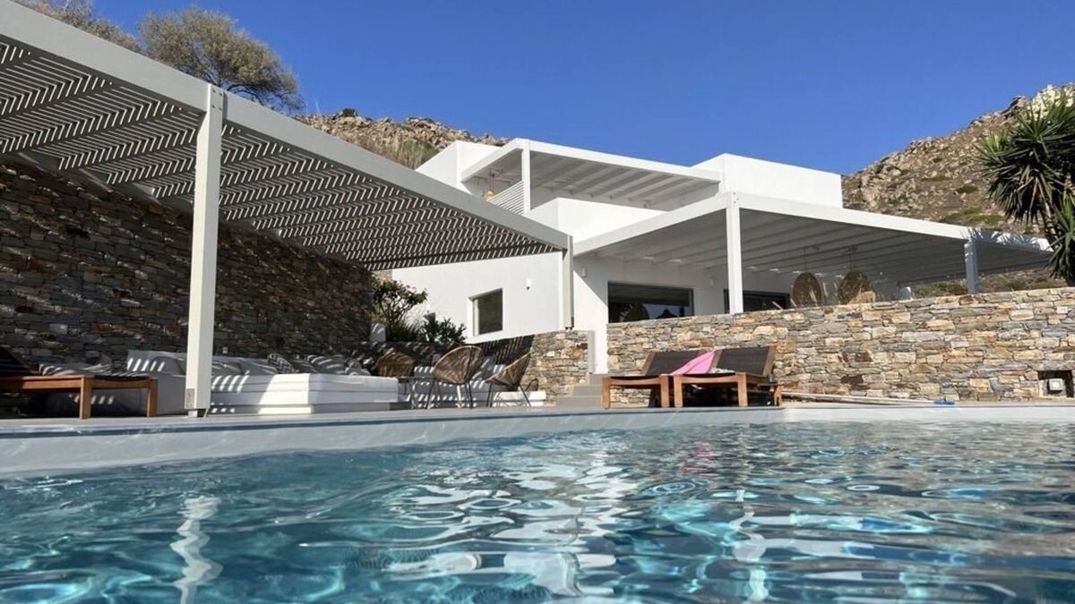 Mikri Vigla Villa | Newly renovated villa 5 minutes walk from the most beautiful beach in Naxos, Greece