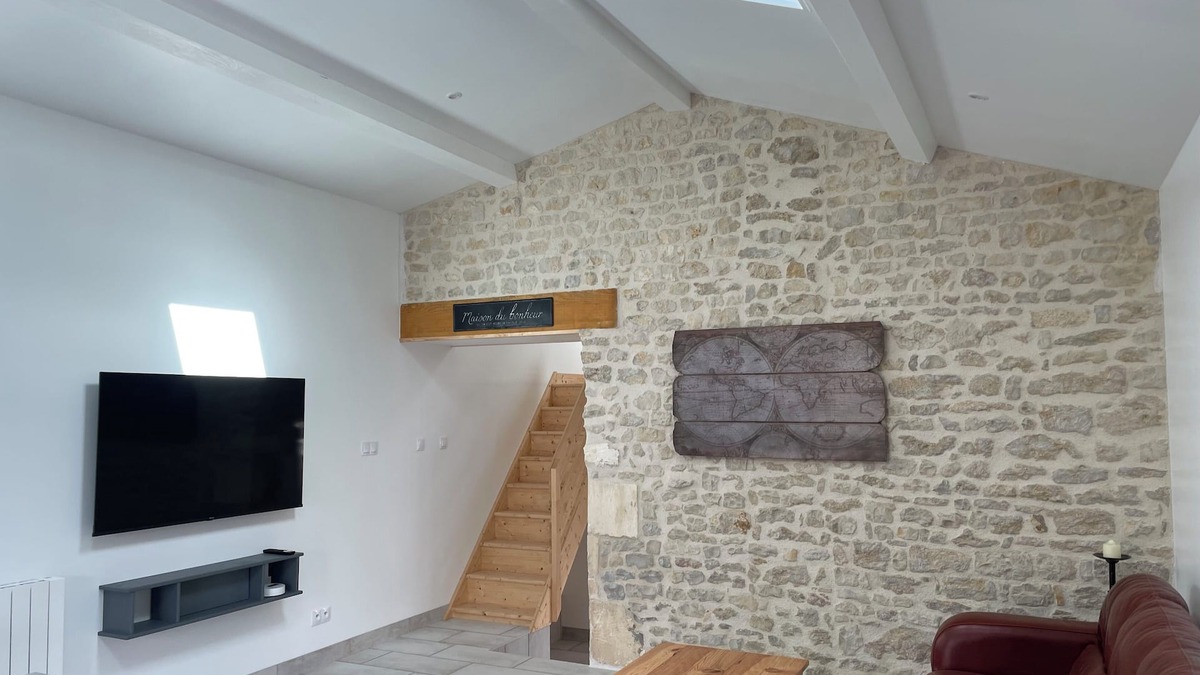 Courant House | Newly renovated village house