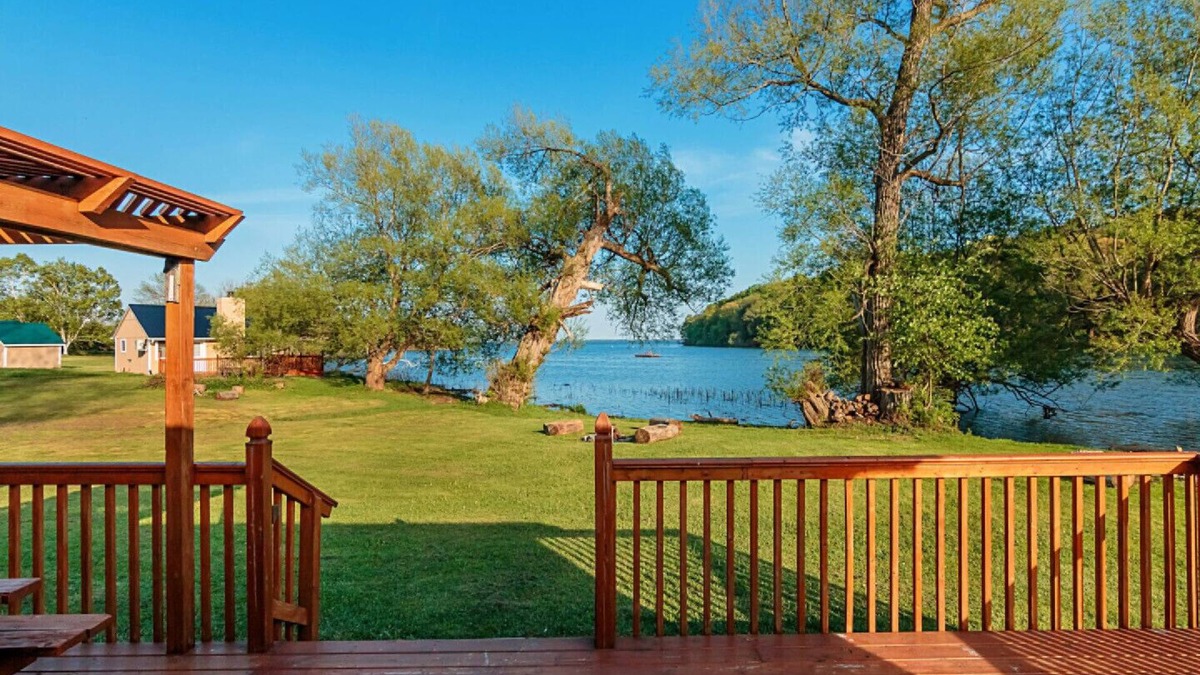 Milford Cottage | Newly Renovated, Waterfront Cottages located in Prince Edward County