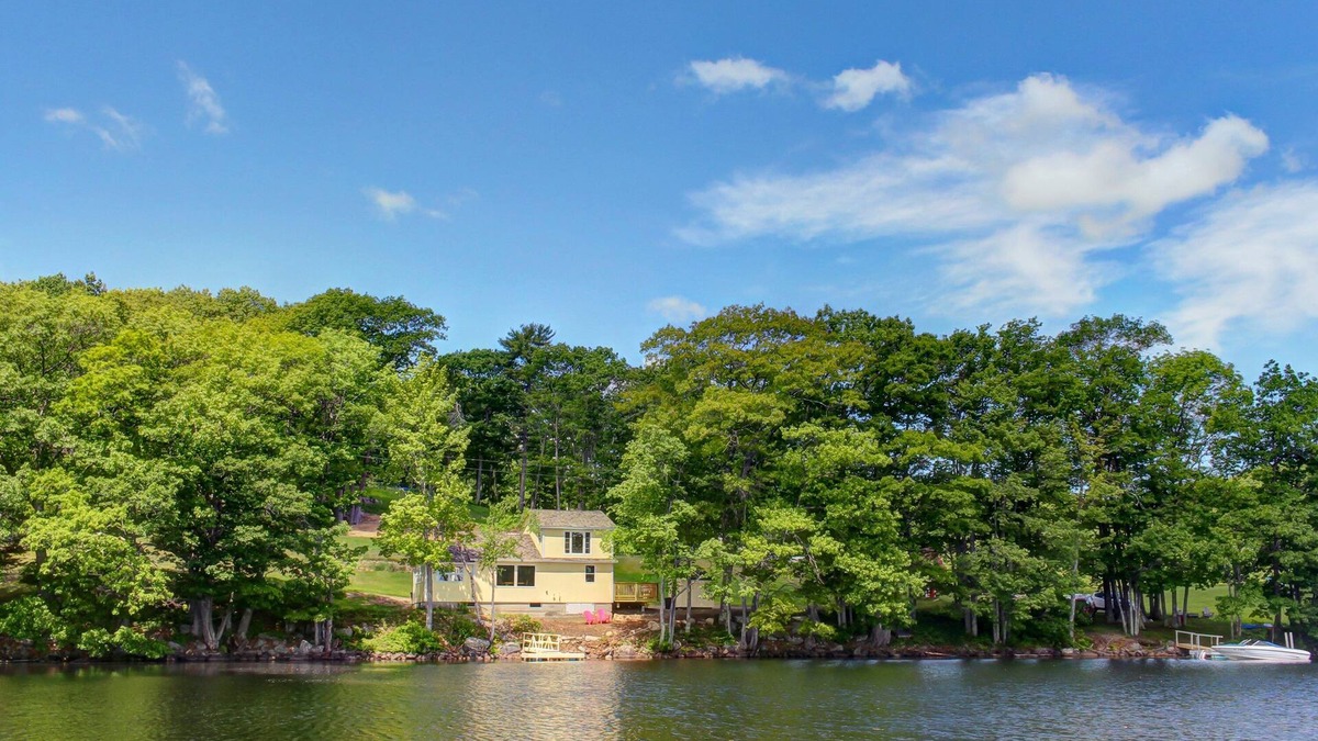 Newcastle Cabin | Newly Restored Waterfront Cottage with Private Dock, Fireplace, & Farm - Dogs OK