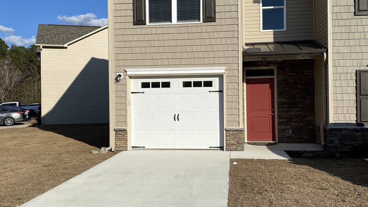 Hubert House | Newly Townhome, 15 mins to Camp Lejeune