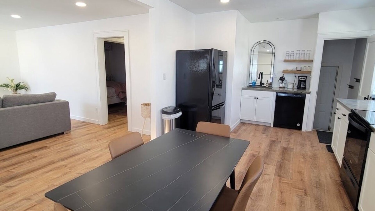 Sioux City House | Newly updated 2 bed, 1 bath in Morningside - Sleeps 6