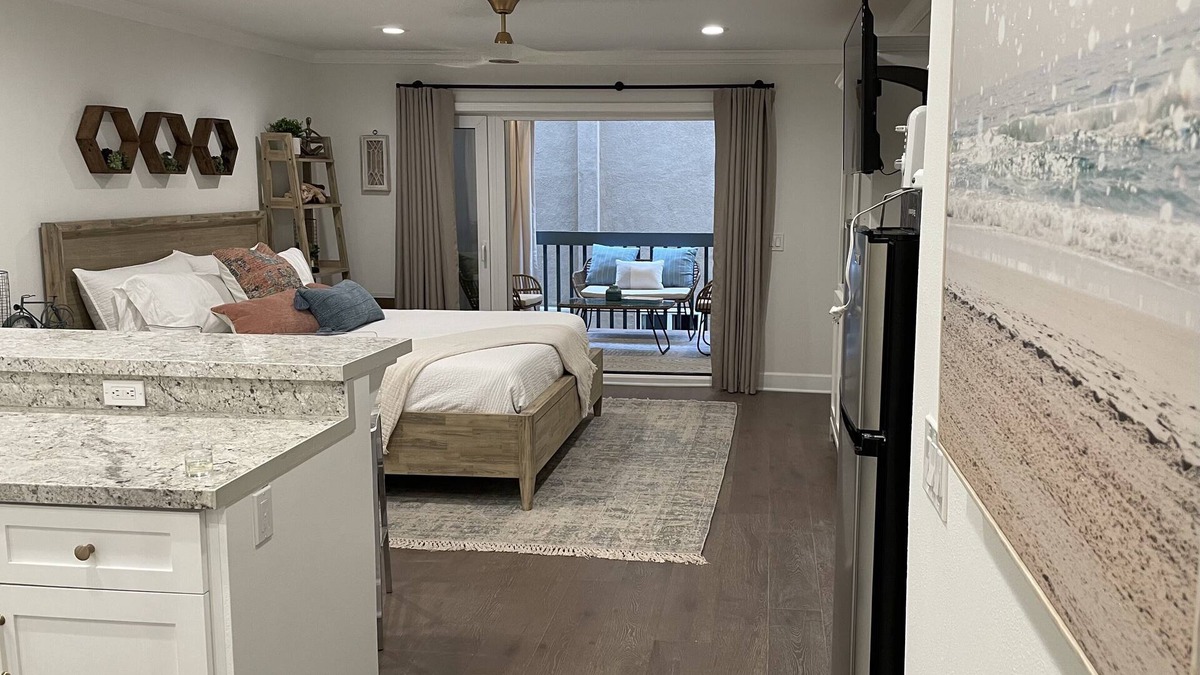 Hermosa Beach Condo | Newly updated beach studio steps to the beach