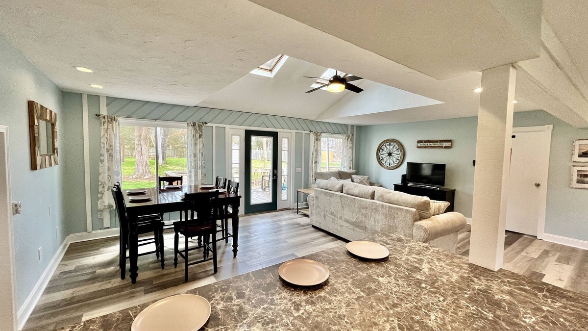Put-in-Bay Cottage | Newly updated cottage in GREAT location - Walking distance