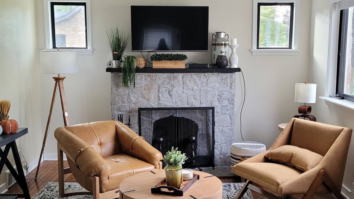 Ligonier House | Newly updated cozy home, 3 blocks from town center