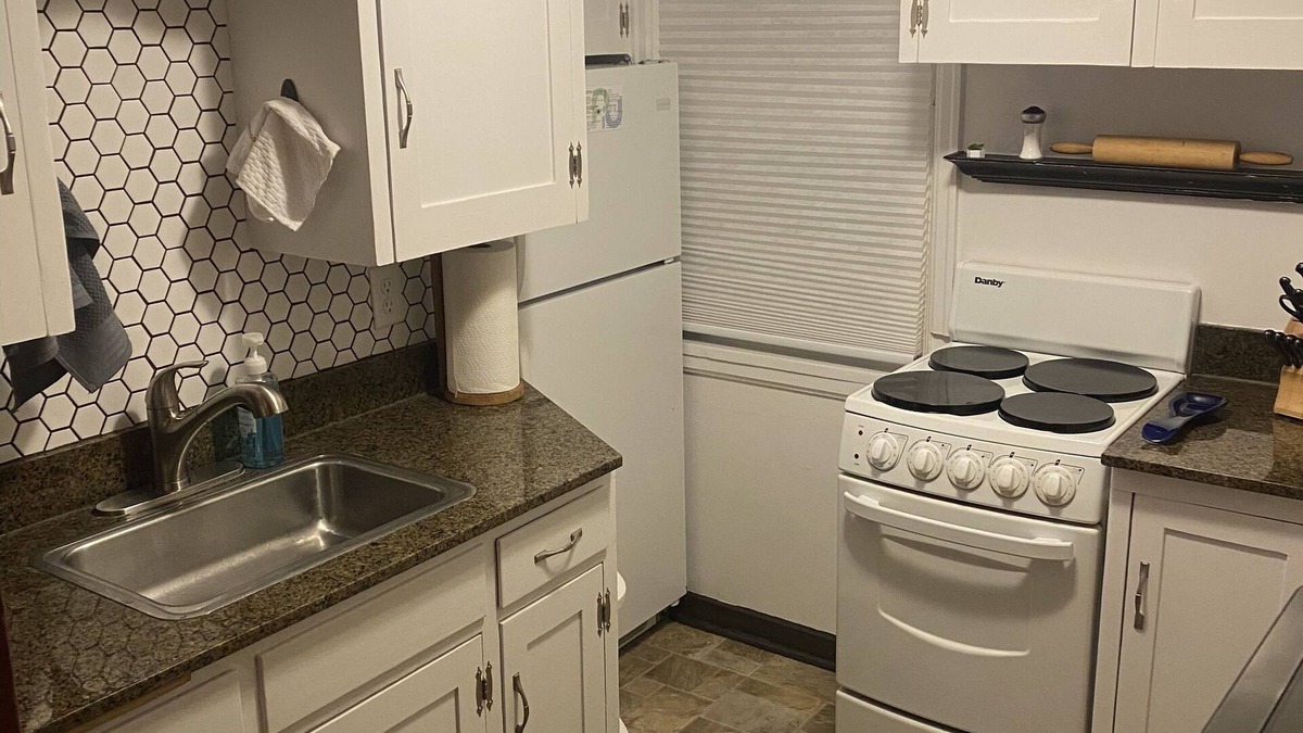 Austin House | Newly updated Guest House located minutes from Hormel, Mayo and Downtown Austin.