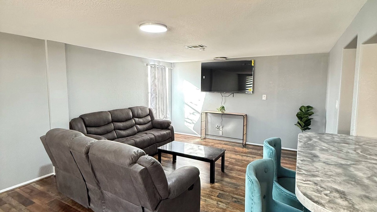Mason House | Newly updated home on Spruce St