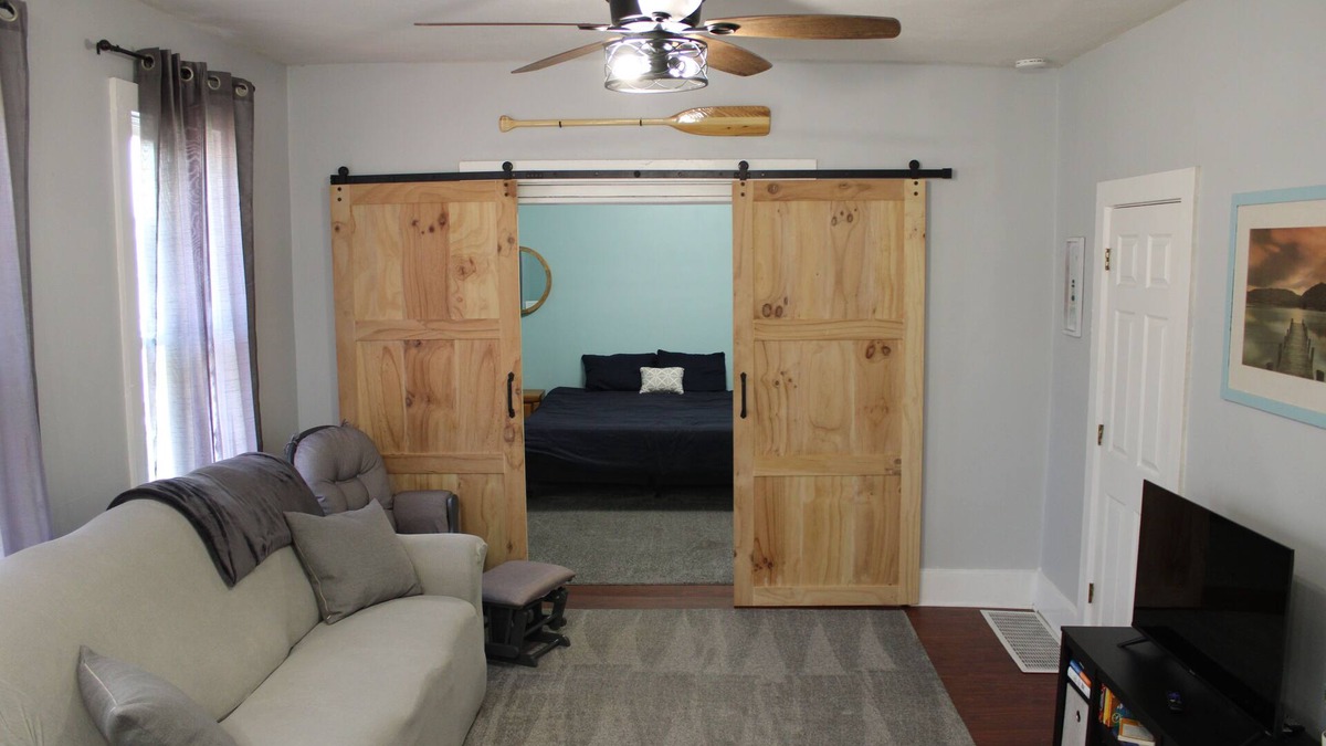Sandusky House | NEWLY UPDATED in 2024! 3 bedroom 1 bath beach house. 8 minutes to Cedar Point!