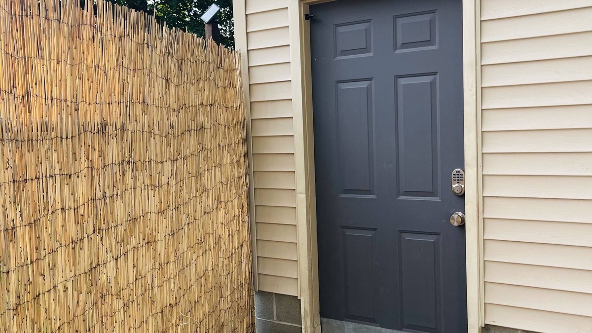 Churchland Apartment | Newly updated private studio