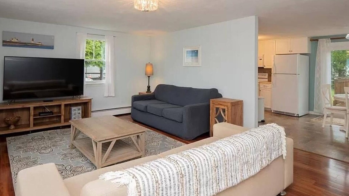Eastward Look House | Newly updated Scarborough Home in Eastward, a stone's throw from Scarborough Beach!