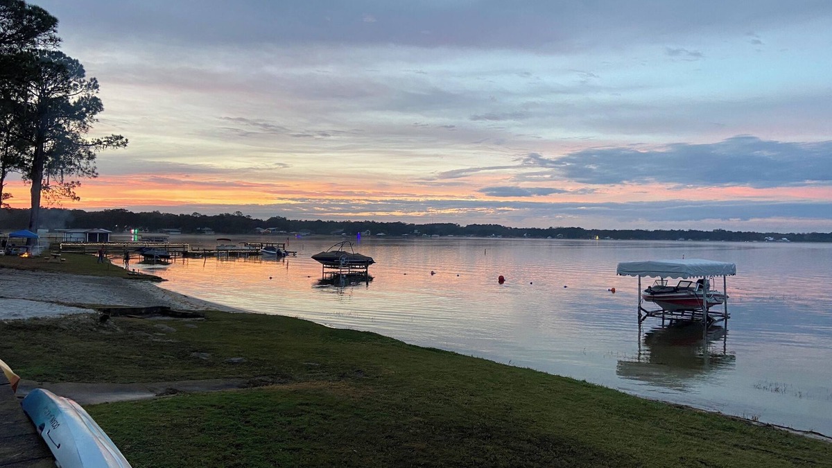 Summerfield House | Newly Updated Townhome Close to Villages on Lake Weir