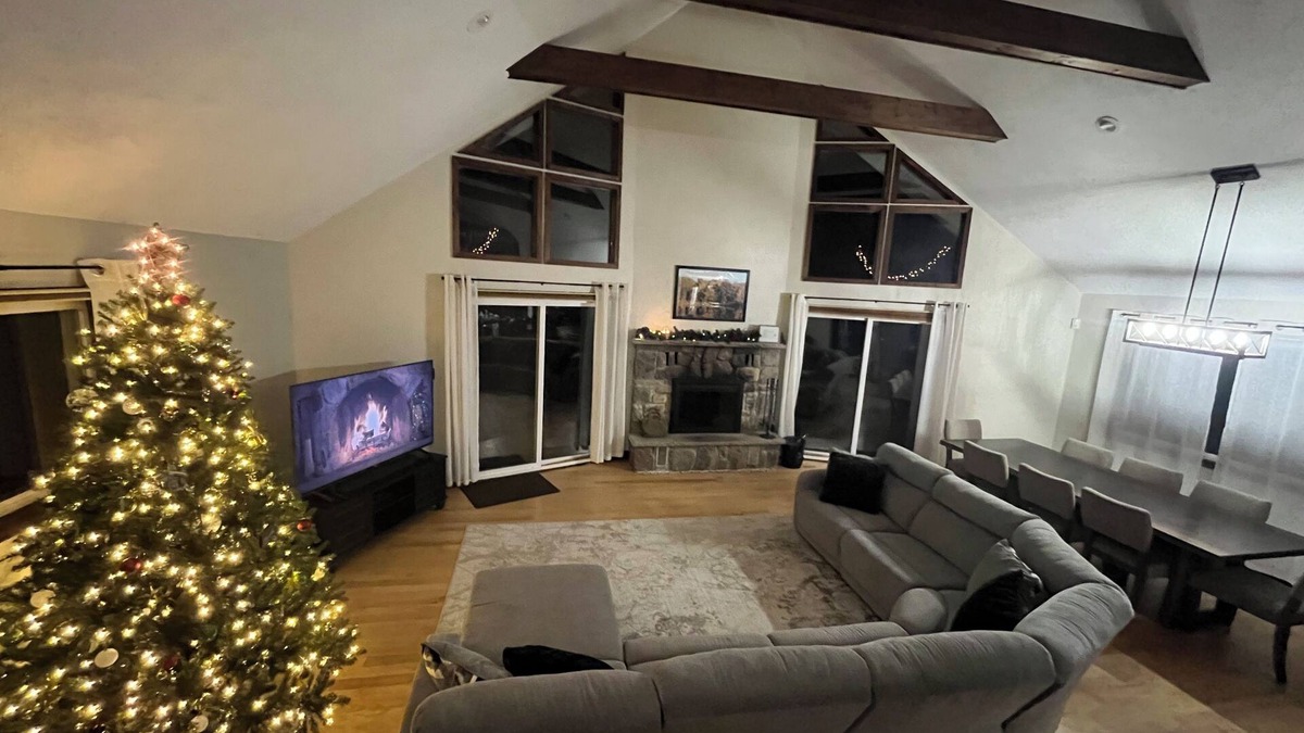 Gouldsboro Ski Chalet | Newly updated, great for families up to 12 & pets; read our reviews!