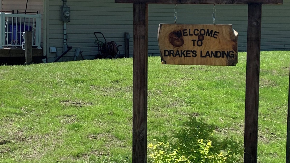 Chisholm Cottage | NEWLY Updated - Welcome to Drake’s Landing at Wasi Lake