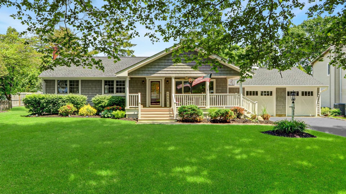Town of Southold Town House | Newly Updated Wine Country Charmer!