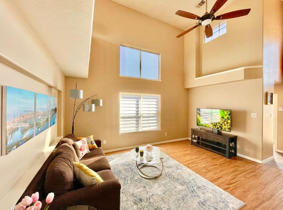 Barker House | Newly Upgraded w a quiet neighborhood