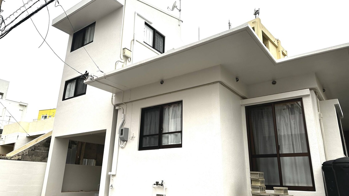 Chatan House | NewOpen 】 Located in the popular tourist area of Chatan! 1 minute walk to the beach! Max. 14 persons