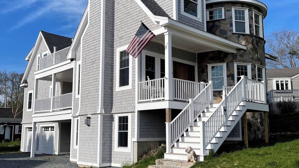 Bellevue Avenue Historic District Apartment | Newport Nest 1-bedroom apartment with AC, WiFi in charming Newport