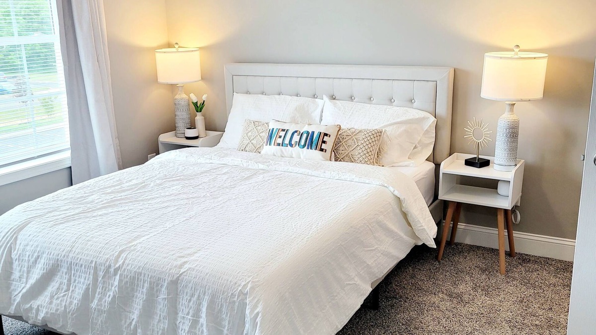 Haven Heights Villa | NewRiverGem - Near RU, Virginia Tech & Appalachain Trail, Pet Friendly!