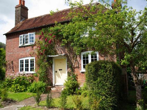 Plumpton Green House | Newstead Farmhouse