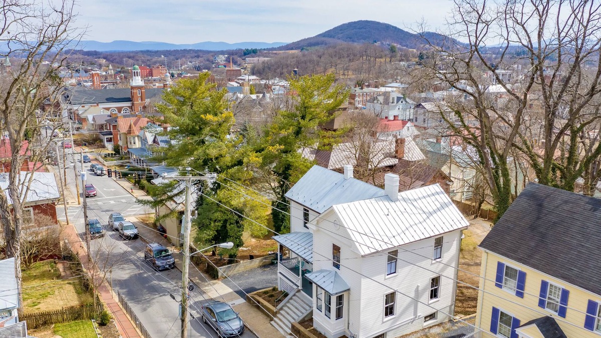 Staunton House | Newtown Retreat: Award-Winning Renovation + Ideal Location
