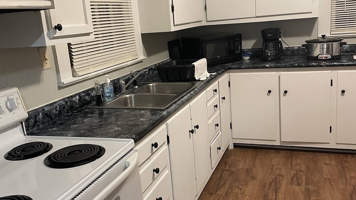 Cunningham House | Next door to Wildlife Mgmt Area. Full kitchen, washer/dryer.