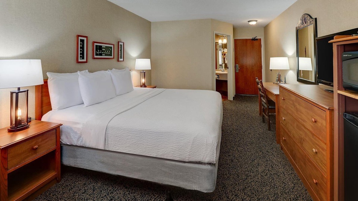 Galena Hotel | Next Mississippi River, Deluxe King Suite, Stoney Creek Quad Cities