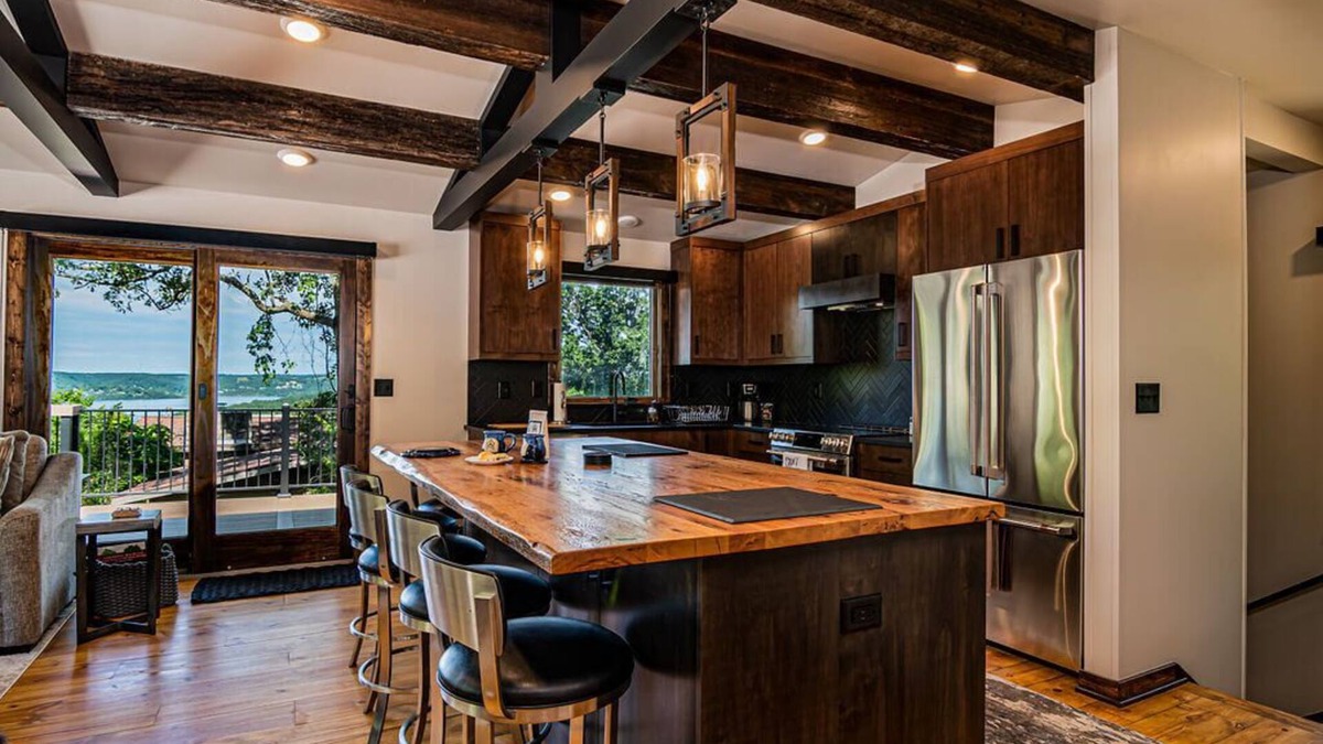 Big Cedars Cabin | Next to Big Cedar! Walk to activities-LakeView, Hot Tub, HIghEnd Decor