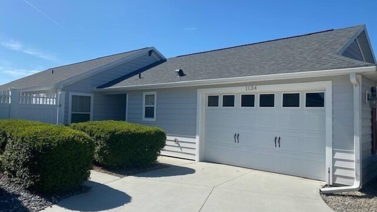 Lake Sumter Landing Villa | NEXT TO LAKE SUMTER GOLF CART PET FRIENDLY