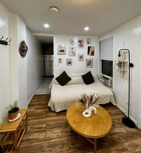 Queens Apartment | Next to Manhattan 2 Bedrooms Apartment - Subway 20 steps, Manhattan 1 Stop