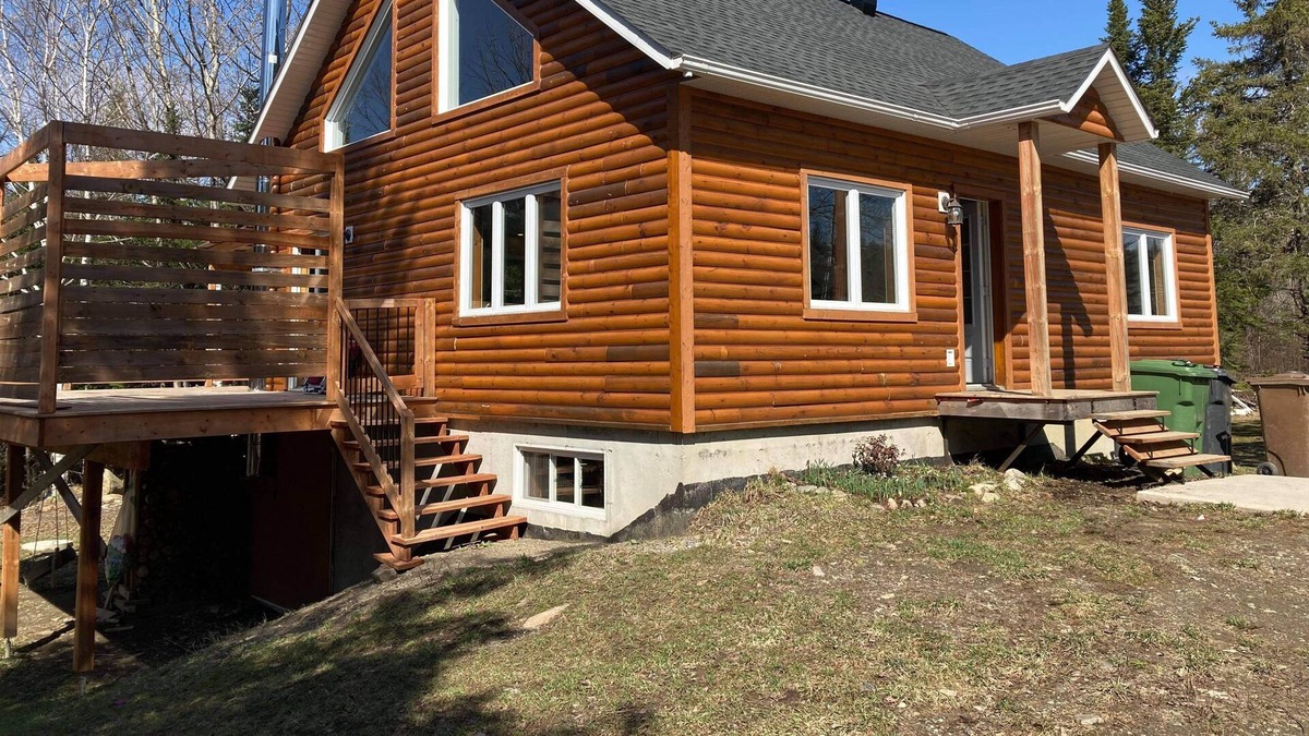 Notre-Dame-Des-Bois House | Next to Paradise