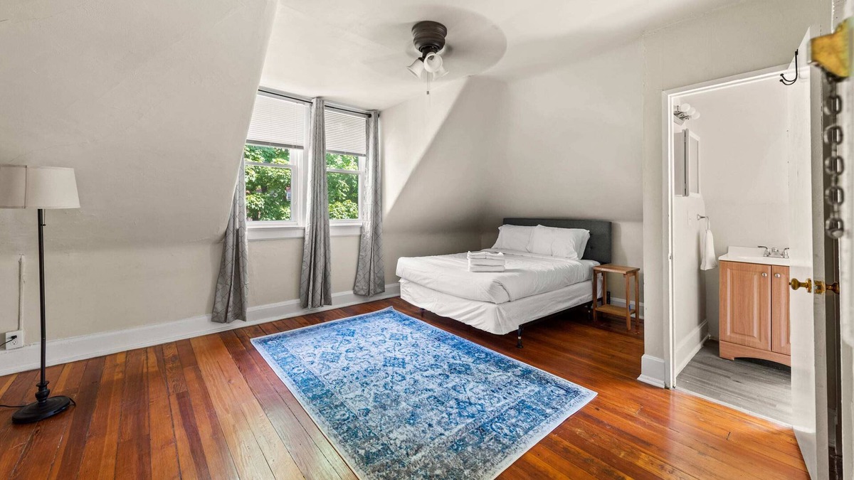 Corryville House | Next to U of Cinn. & Downtown! Queen City Quarters