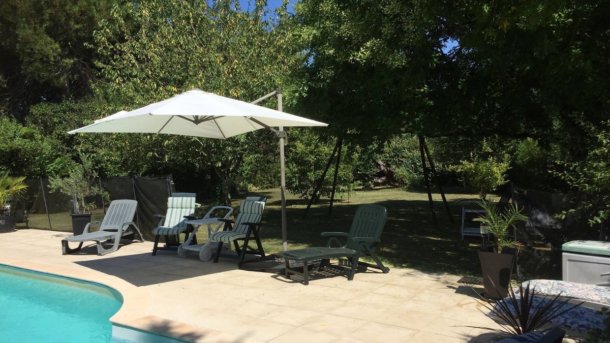 Tremolat Apartment | nGite with pool & fab gardens 5 mins from quaint village with restaurants & shop