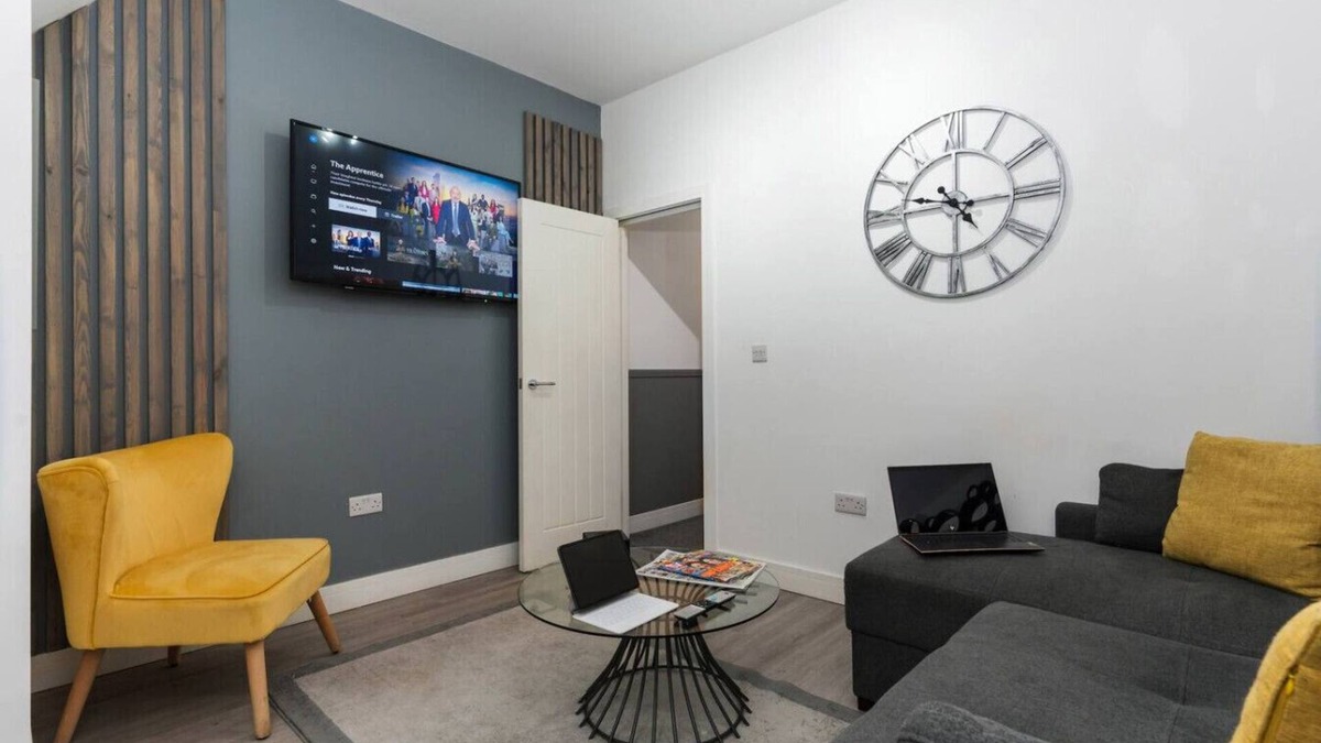 Adamsdown Apartment | NH - F3 · Nottage House Premier Apartments