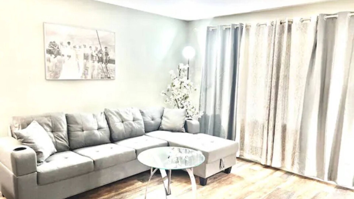 Niagara Falls House | Niagara Falls House - 4 mins to Falls