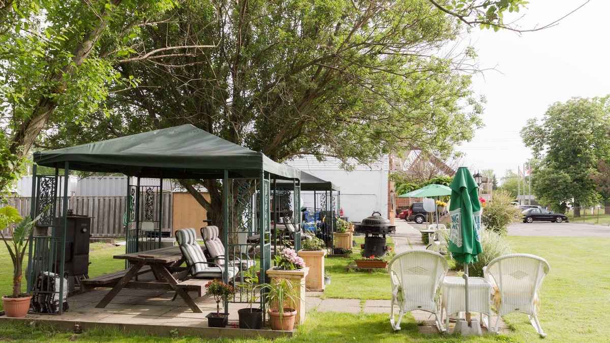 Chippawa Hotel | Niagara Falls Motor Lodge