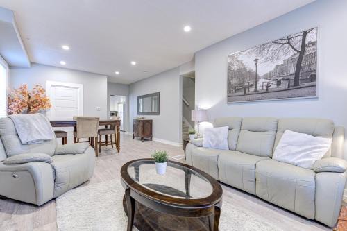 Hamilton House | Niagara Falls-Toronto-45 Minute Drive