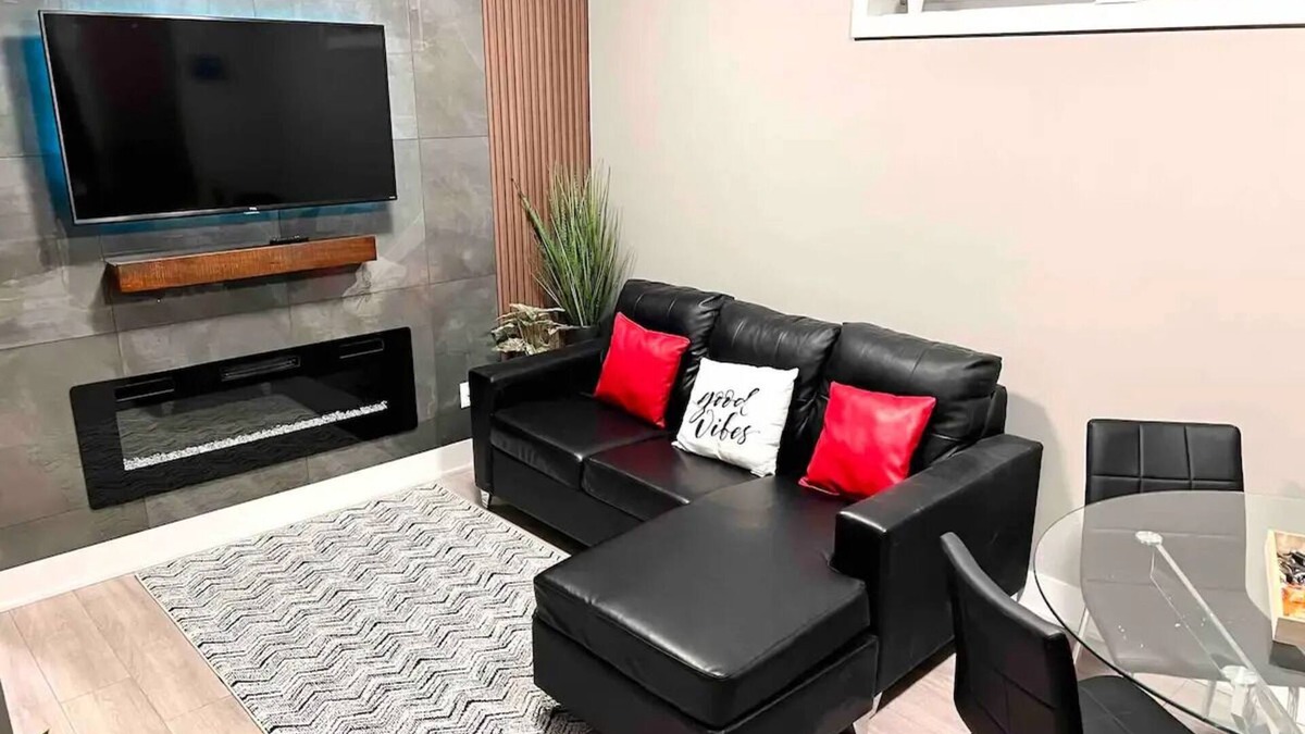 Niagara Falls House | Niagara Getaway across Fallsview! Pet-Friendly!n2-3 Min Drive to Fallsview, nn