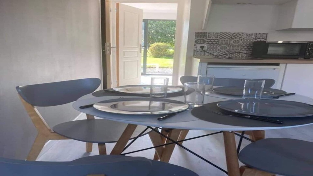 Saint-Martin-aux-Chartrains Apartment | Nice apartment between Deauville and Pont-L'Evêque