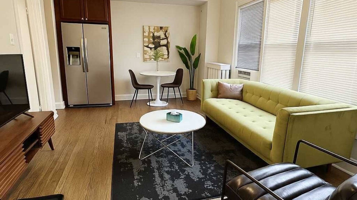 Ravenswood Apartment | Nice 1BR Spot, Unwind & Relax