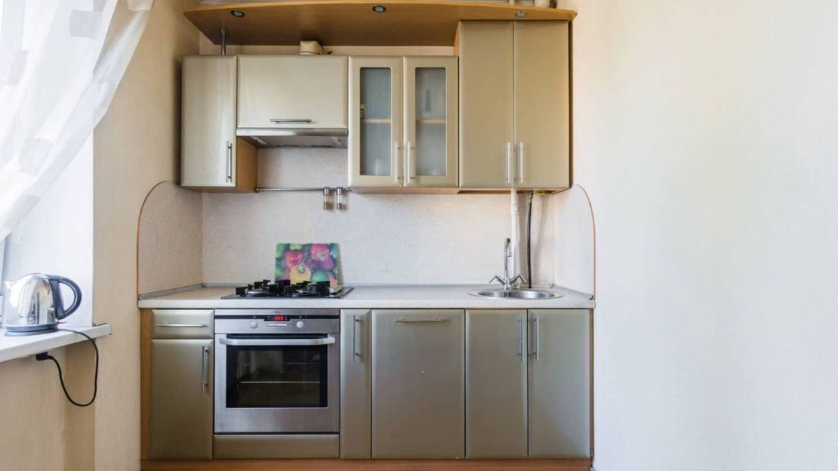 Zavodskoy District Apartment | Nice 2 bedroom apartment - Within walking distance to the Metro Station