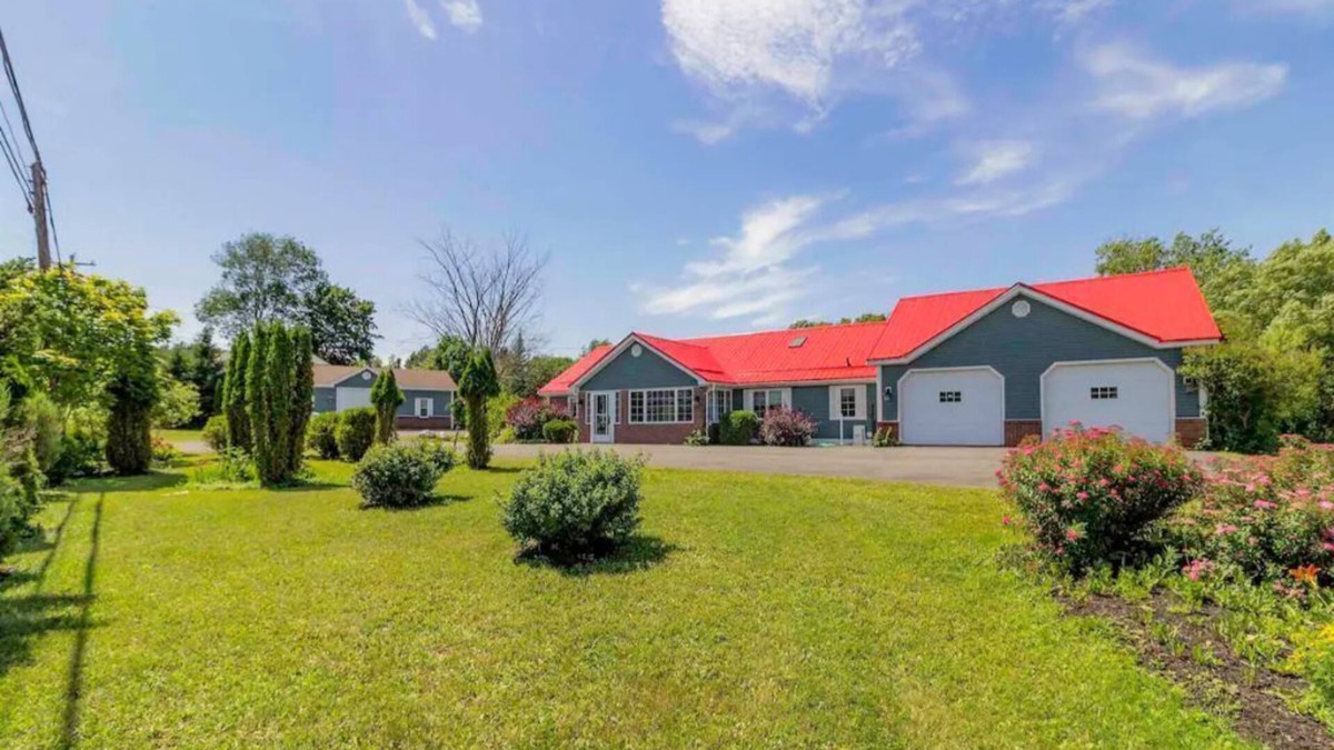 Westville House | Nice 2-bedroom bungalow, handicap friendly