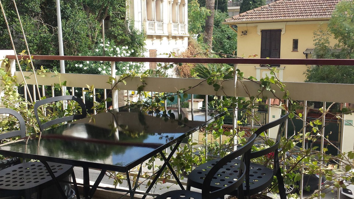 Antibes Apartment | Nice 2P renovated, small terrace, air conditioning, 300m beach