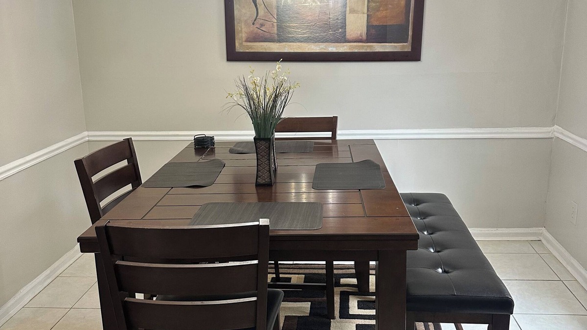 Morrow House | Nice 3 Bed townhome with in Morrow conveniently located/Free Wi-Fi !