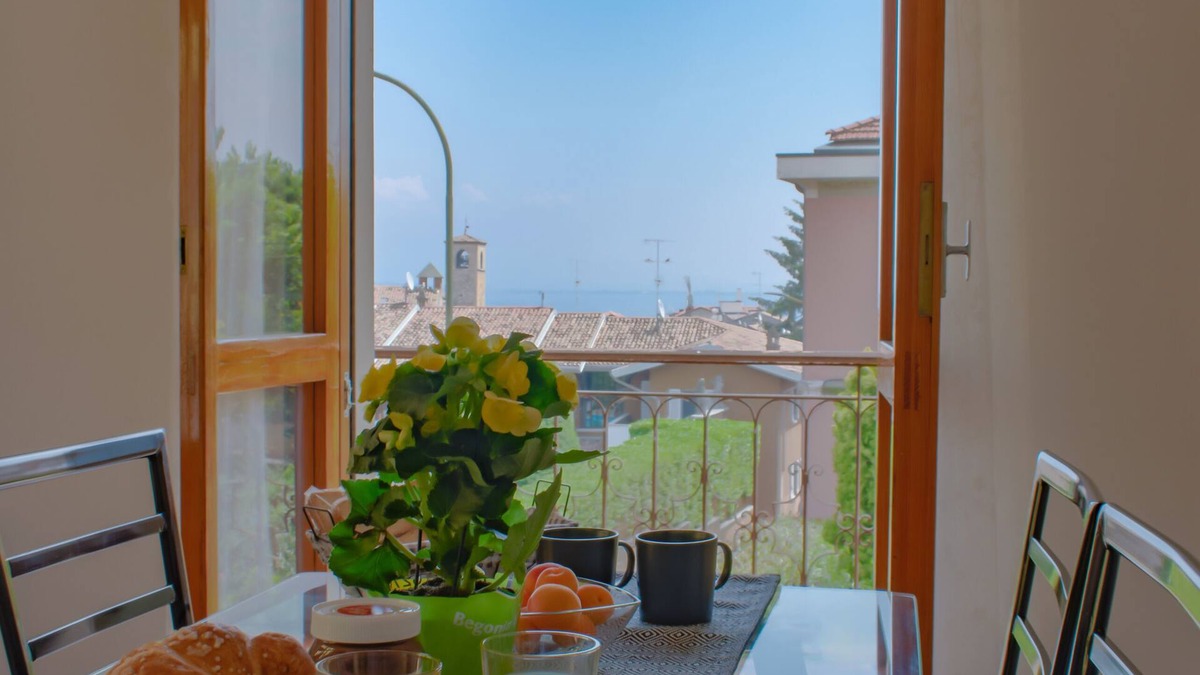 Desenzano del Garda Apartment | Nice and Bright Apartment (strategic position)