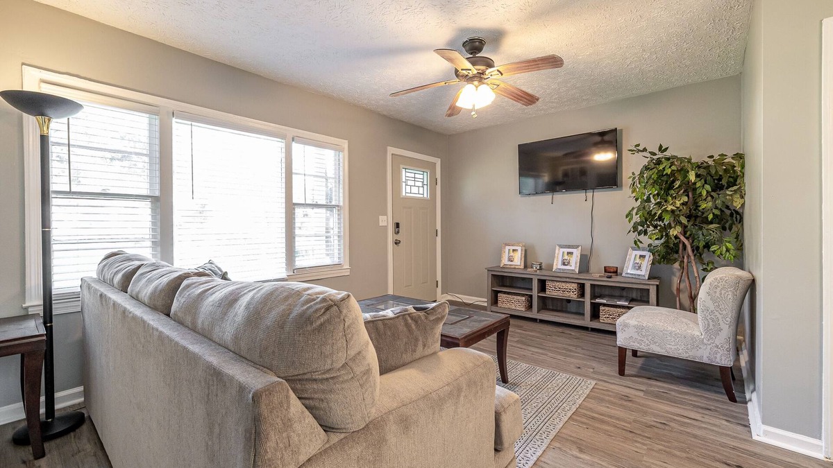 Columbus House | Nice and Cozy 2 Bedroom Home -10 min from Ft. Benning, GA